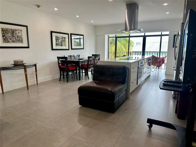 APT-401 - 575 Crandon Blvd, Condo with 2 bedrooms, 2 bathrooms and null parking in Key Biscayne FL | Image 5