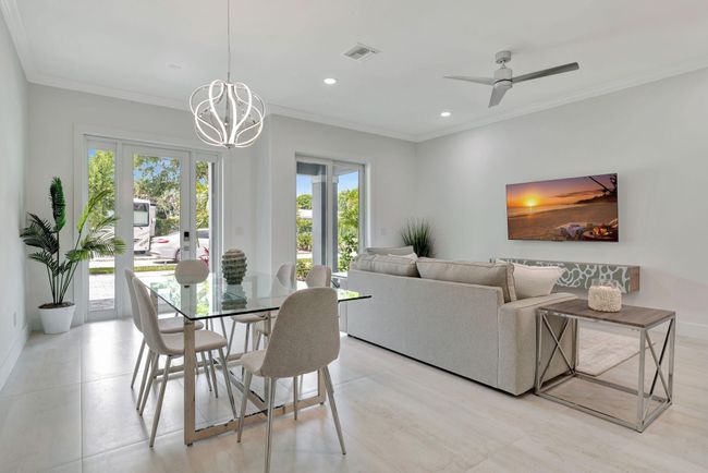 4680 Se Manatee Way, Condo with 3 bedrooms, 3 bathrooms and null parking in Stuart FL | Image 5