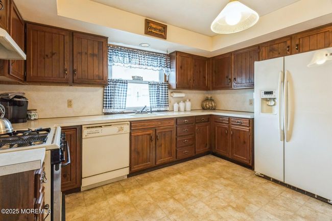 305 Springfield Ave, House other with 3 bedrooms, 2 bathrooms and null parking in Pine Beach NJ | Image 9