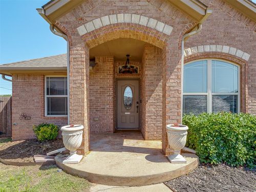 11749 Sw 16th St, Yukon, OK, 73099-6972 | Card Image