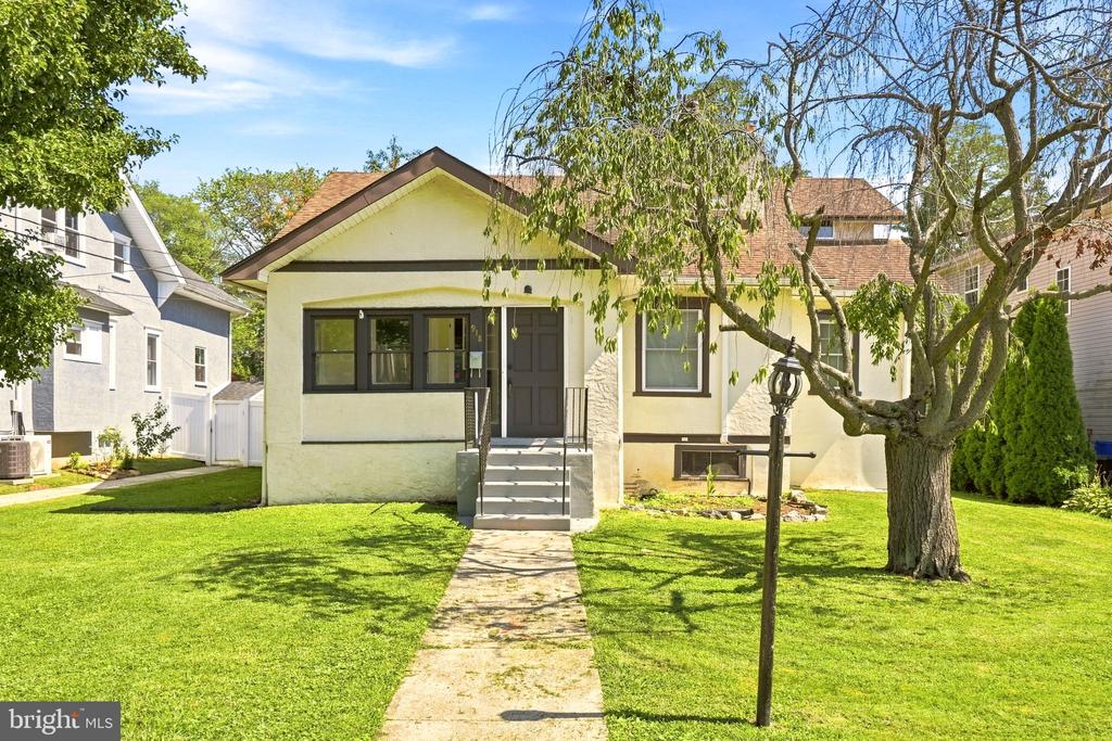 Residential in PROSPECT PARK 5