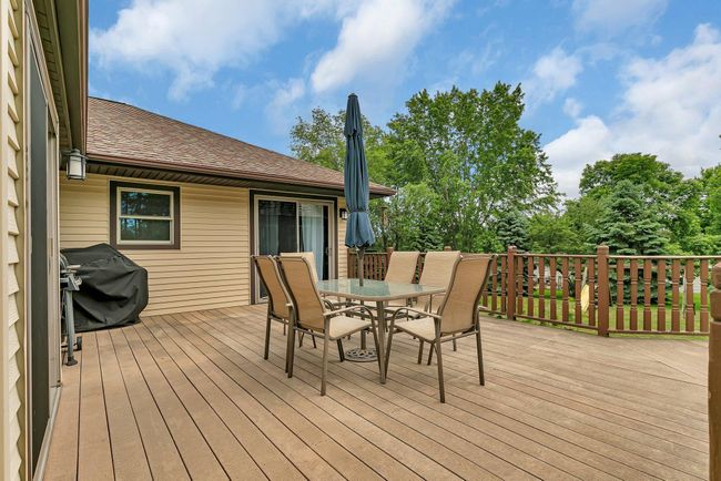 Large maintenance free deck | Image 35