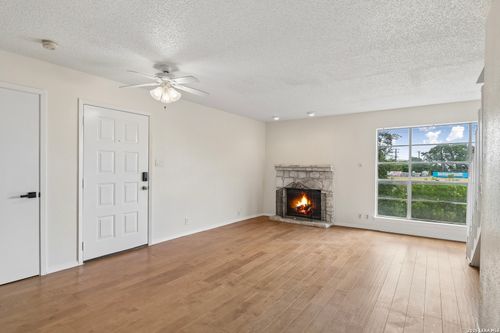 a201-10527 Perrin Beitel Rd, San Antonio, TX, 78217-3198 | Card Image