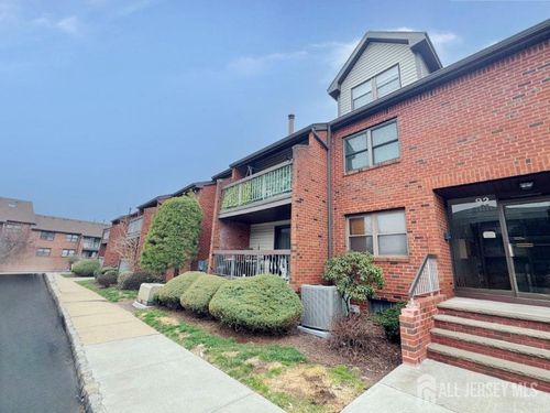 d-92 Woodbridge Ter, Woodbridge, NJ, 07095 | Card Image