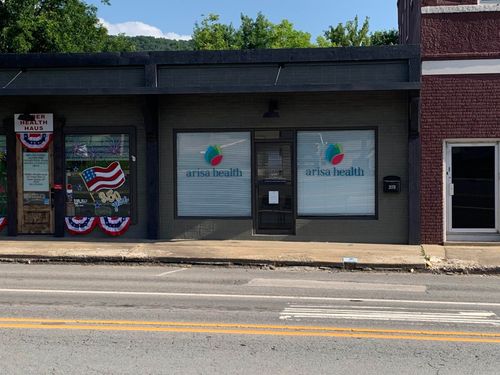 207 W Main Street, Heber Springs, AR, 72543-8624 | Card Image