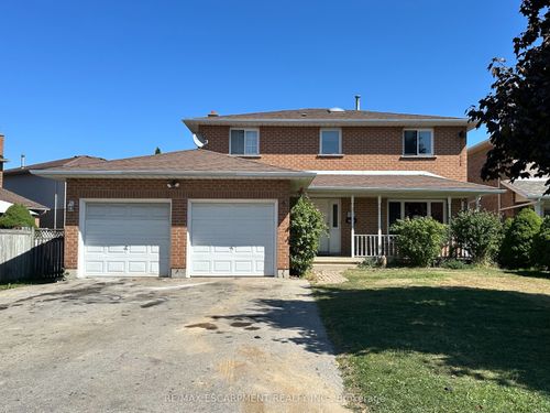 11 Trieste Pl, Hamilton, ON, L9B2C3 | Card Image