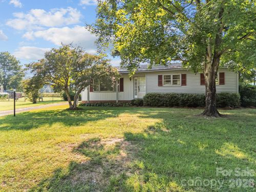 515 W Stokes St, China Grove, NC, 28023-5787 | Card Image