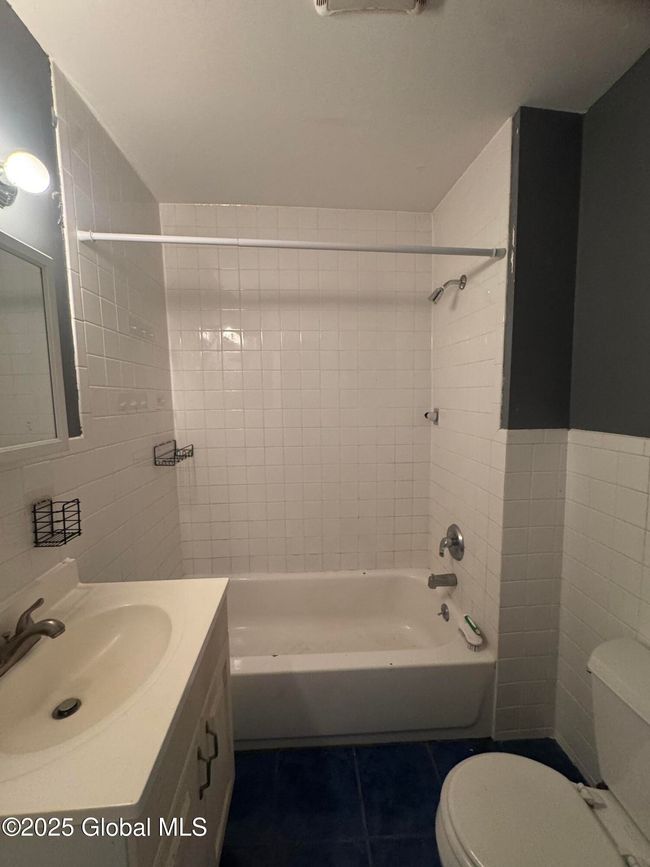 1 - 680 State St, Home with 2 bedrooms, 1 bathrooms and null parking in Albany NY | Image 8