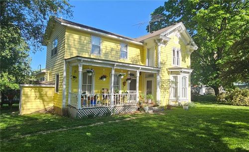 700 Broad St, Waverly, MO, 64096-8111 | Card Image