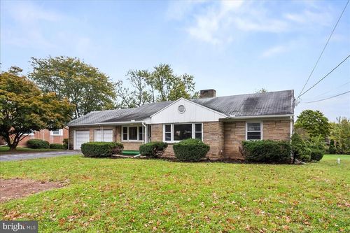 908 Vine St, MIDDLETOWN, PA, 17057-2345 | Card Image