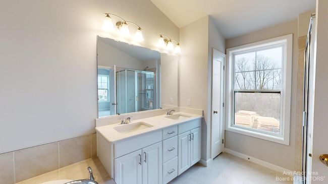 Primary Suite Bathroom | Image 19