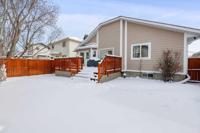 155 Douglasbank Place Se, Home with 3 bedrooms, 3 bathrooms and 4 parking in Calgary AB | Image 28