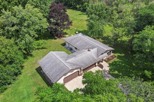 8231460 Section Rd, Mukwonago, WI, 53149-9786 | Card Image