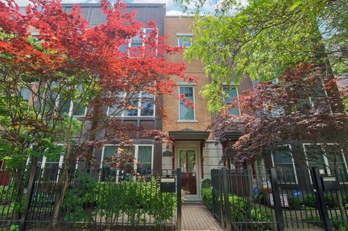 3011 W Cornelia Ave, Chicago, IL, 60618-5605 | Card Image
