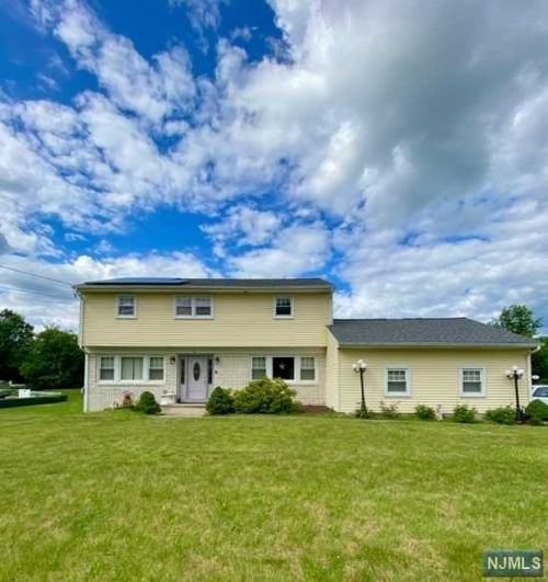 16 Deerfield Drive, Hardyston, NJ, 07416 | Card Image