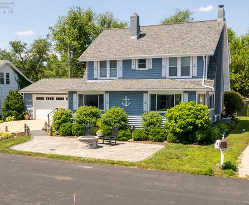207 Ashland Ave, Huron, OH, 44839-1402 | Card Image