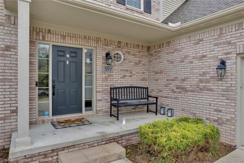 597 Bay Pointe Dr, Oxford, MI, 48371-5154 | Card Image