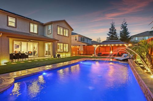 332 Franklin Ln, Ripon, CA, 95366-2074 | Card Image