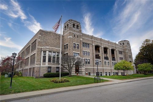 105 Packetts Gln, Fairport, NY, 14450-2149 | Card Image