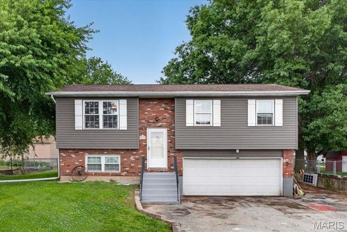 2220 Vadalabene Dr, Maryville, IL, 62062-5634 | Card Image