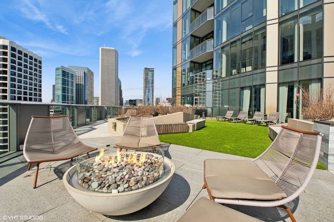 APT-1307 - 211 N Harbor Dr, Condo with 1 bedrooms, 1 bathrooms and 1 parking in CHICAGO IL | Image 12