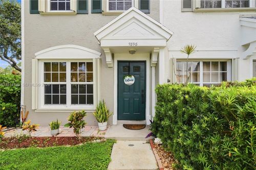 7898 Dixie Beach Cir, Tamarac, FL, 33321 | Card Image
