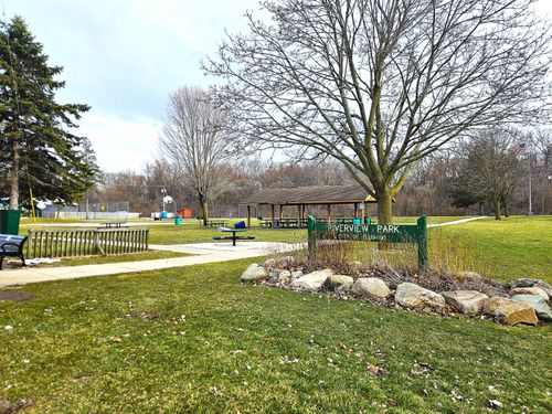 218 S Cherry St, Flushing, MI, 48433-2021 | Card Image