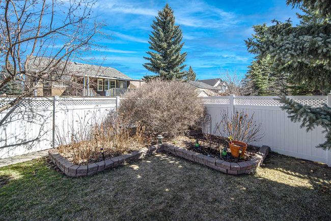 315 Hawkstone Close Nw, Home with 5 bedrooms, 3 bathrooms and 6 parking in Calgary AB | Image 43