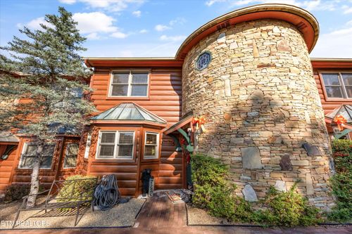 3334-2044 Hickory Ridge Way, Sevierville, TN, 37862-2783 | Card Image