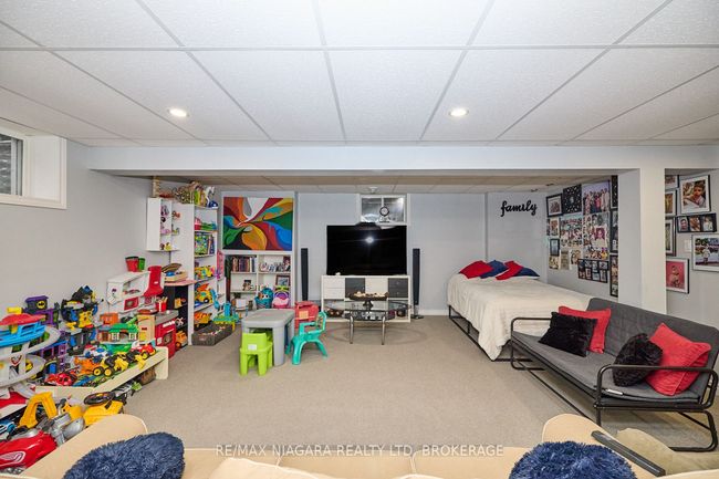 637 Carl Rd, House other with 5 bedrooms, 4 bathrooms and 20 parking in Port Robinson ON | Image 23