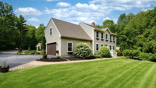 4 Chase St, Standish, ME, 04084-6046 | Card Image