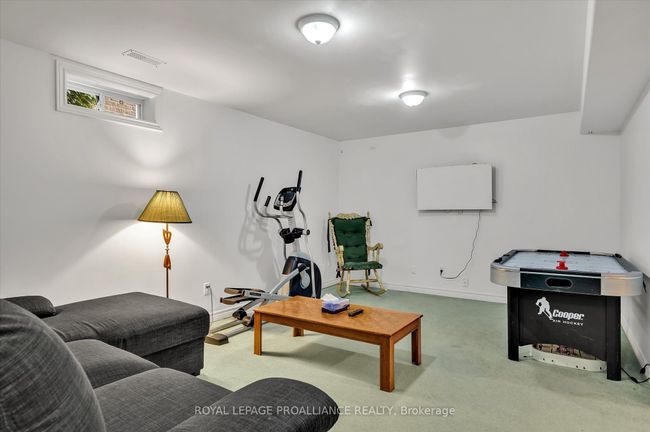 1771 Glenforest Blvd, House other with 3 bedrooms, 3 bathrooms and 4 parking in Peterborough ON | Image 37
