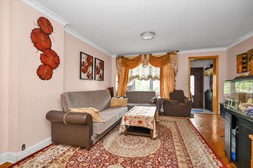147 Hoover Ave, Briarwood, NY, 11435-2139 | Card Image