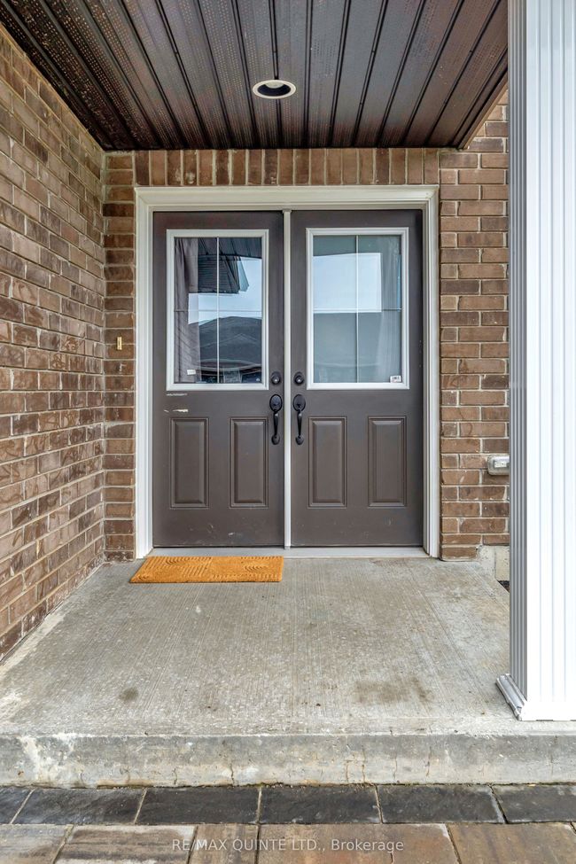 8 Mcintosh Cres, House other with 5 bedrooms, 2 bathrooms and 2 parking in Trenton ON | Image 45