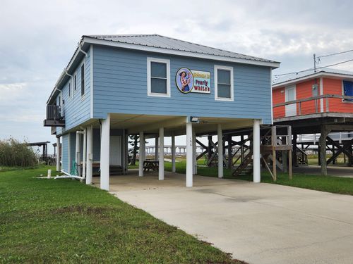 160 E Central Ave, Grand Isle, LA, 70358 | Card Image