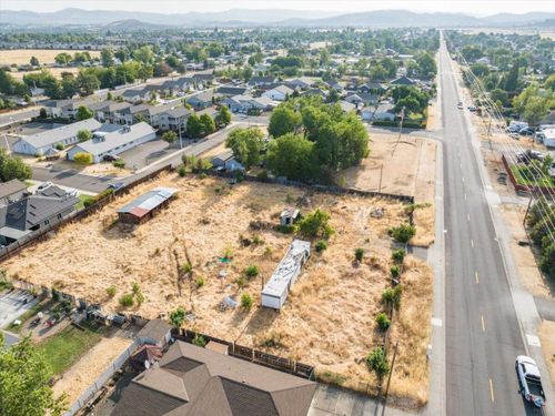 3131 Avenue A, White City, OR, 97503-1751 | Card Image