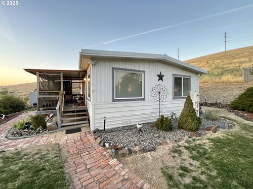 233 Linden Way, Heppner, OR, 97836-2030 | Card Image