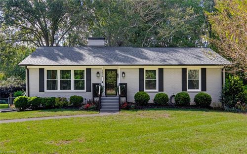 3124 Gladstone St, Winston Salem, NC, 27104-3917 | Card Image