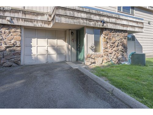 27-2727 Gateway St, Springfield, OR, 97477-1194 | Card Image