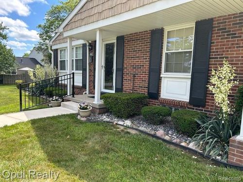 19663 Ironwood Ct, Northville, MI, 48167-2514 | Card Image