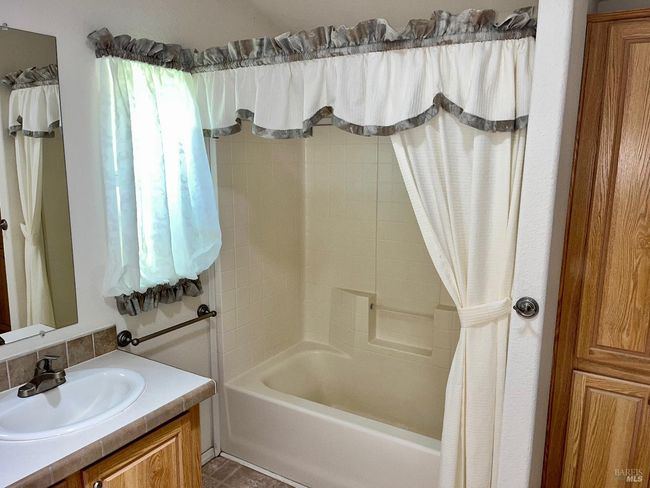 38 Mobile Mnr, House other with 3 bedrooms, 2 bathrooms and 3 parking in Angwin CA | Image 11