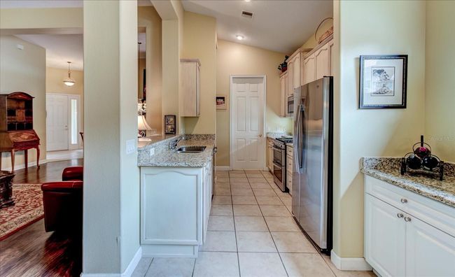 25921 San Rafael Ct, House other with 2 bedrooms, 2 bathrooms and null parking in HOWEY IN THE HILLS FL | Image 25