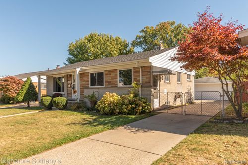 1226 Shenandoah Dr, Clawson, MI, 48017-1066 | Card Image