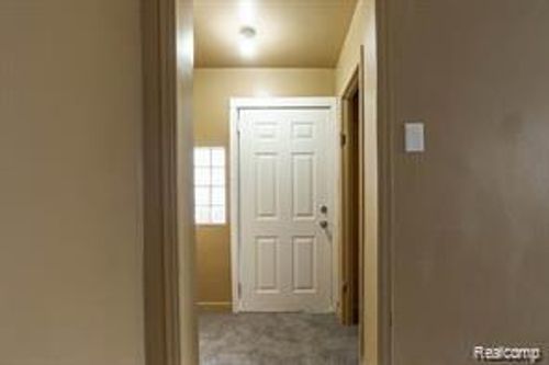 7819 Minock St, Detroit, MI, 48228-4516 | Card Image