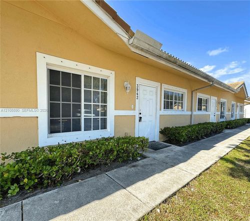 3942 Sw 48th Ave, Pembroke Park, FL, 33023-5546 | Card Image