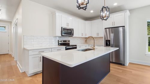 2333 Cincinnati Ave, Panama City, FL, 32405-1710 | Card Image