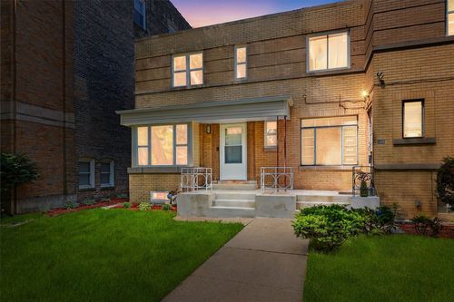 142 Callan Ave, Evanston, IL, 60202-3902 | Card Image