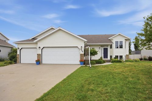 3526 46th Avenue S, Fargo, ND, 58104 | Card Image