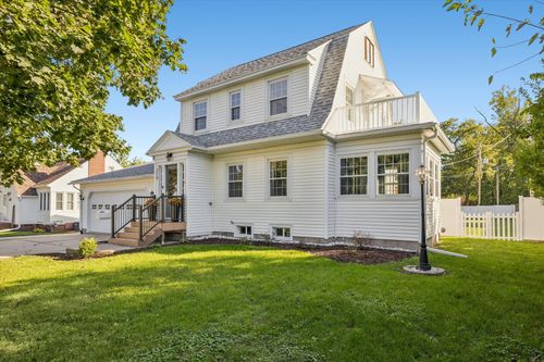 219 10th St, De Witt, IA, 52742-1444 | Card Image