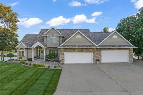 7845 Ne 110th Ave, Bondurant, IA, 50035-1115 | Card Image